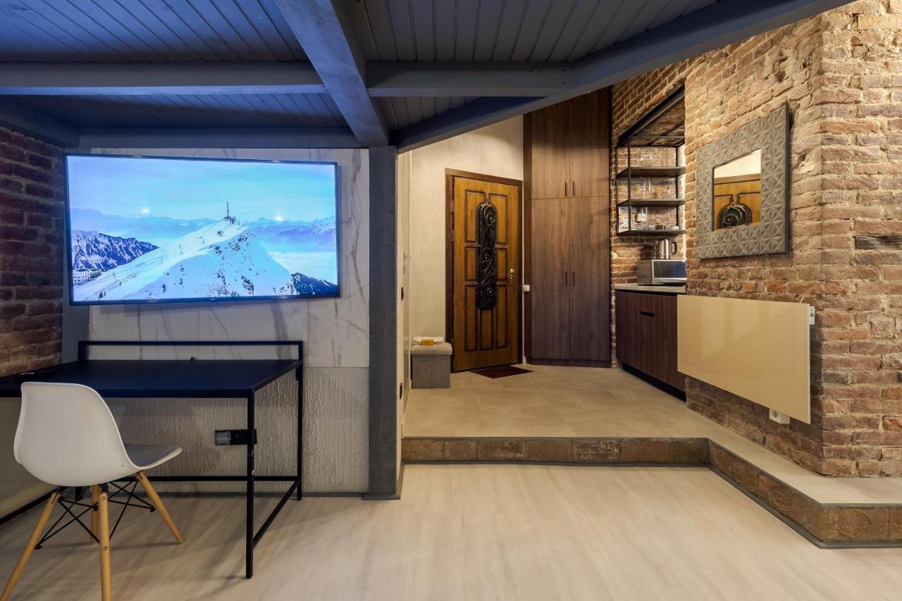 Lesi Apartment With Terrace Lviv Exterior foto