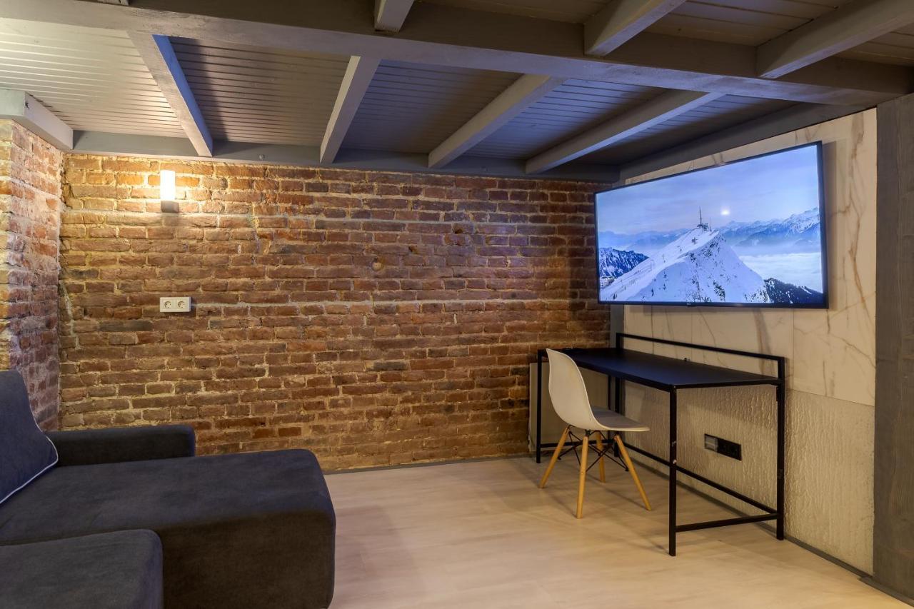 Lesi Apartment With Terrace Lviv Exterior foto